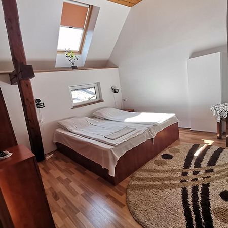 Hotel Casa Sara Săcele Zewnętrze zdjęcie